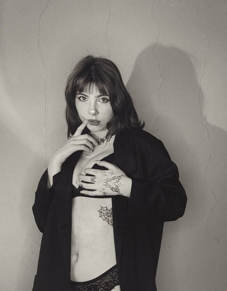 zlatka lesenok pornographic star picture