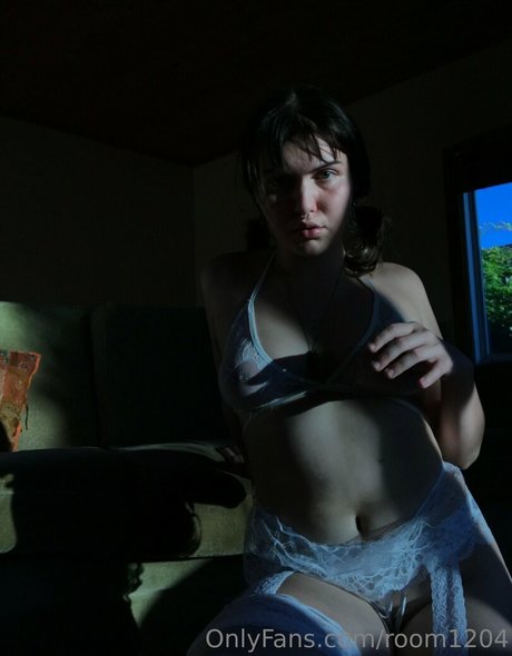 room1204 nude actress gallery