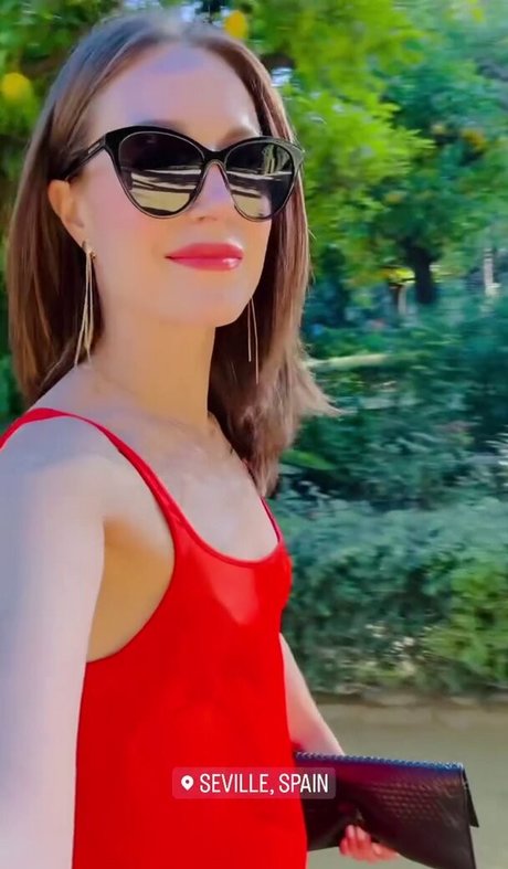 Politicians Female xxx model archive