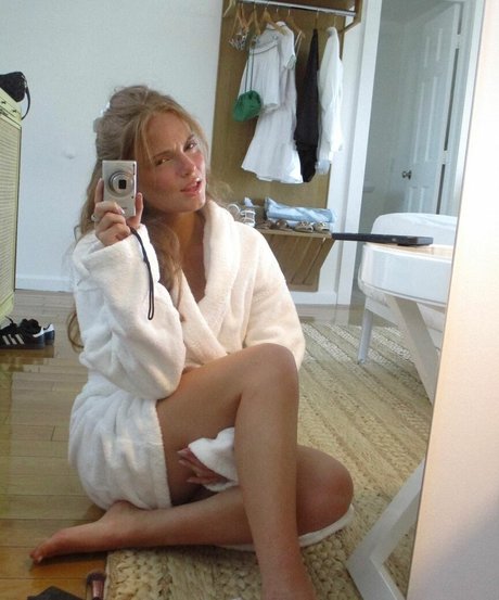 Sophia La Corte nudes actress picture