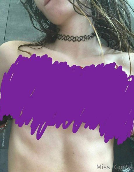 misscorna top profile image