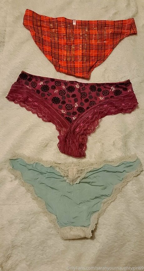 sarahyournaughtygirl69 porn model photos