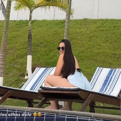 Ana Ferroni art model img