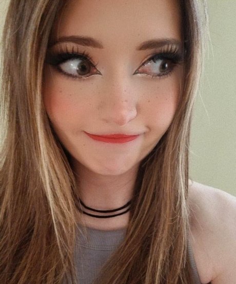 Alli Flanagan hot pornstar picture