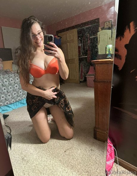 alibrarising model pic