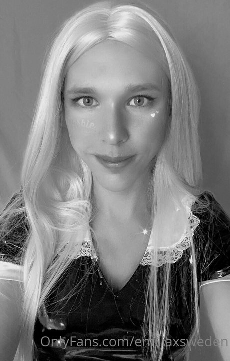 emiliaxsweden pornographic model photo