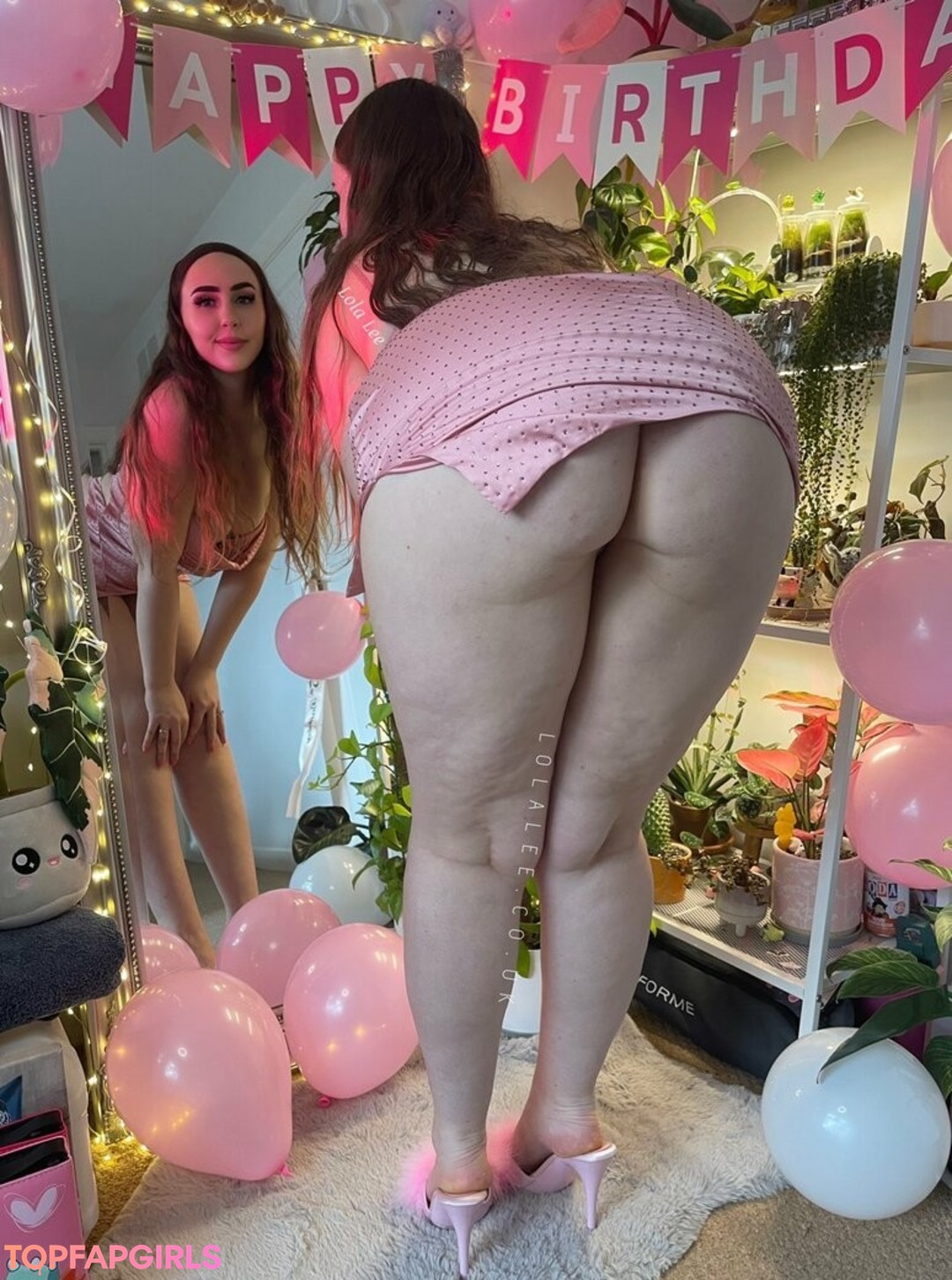 Lolalatexx model porn photos