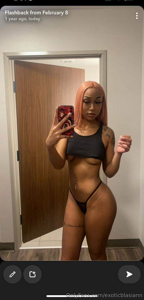 exoticblasiann nude model photo