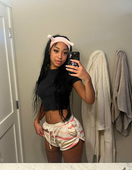 exoticblasiann erotic model img