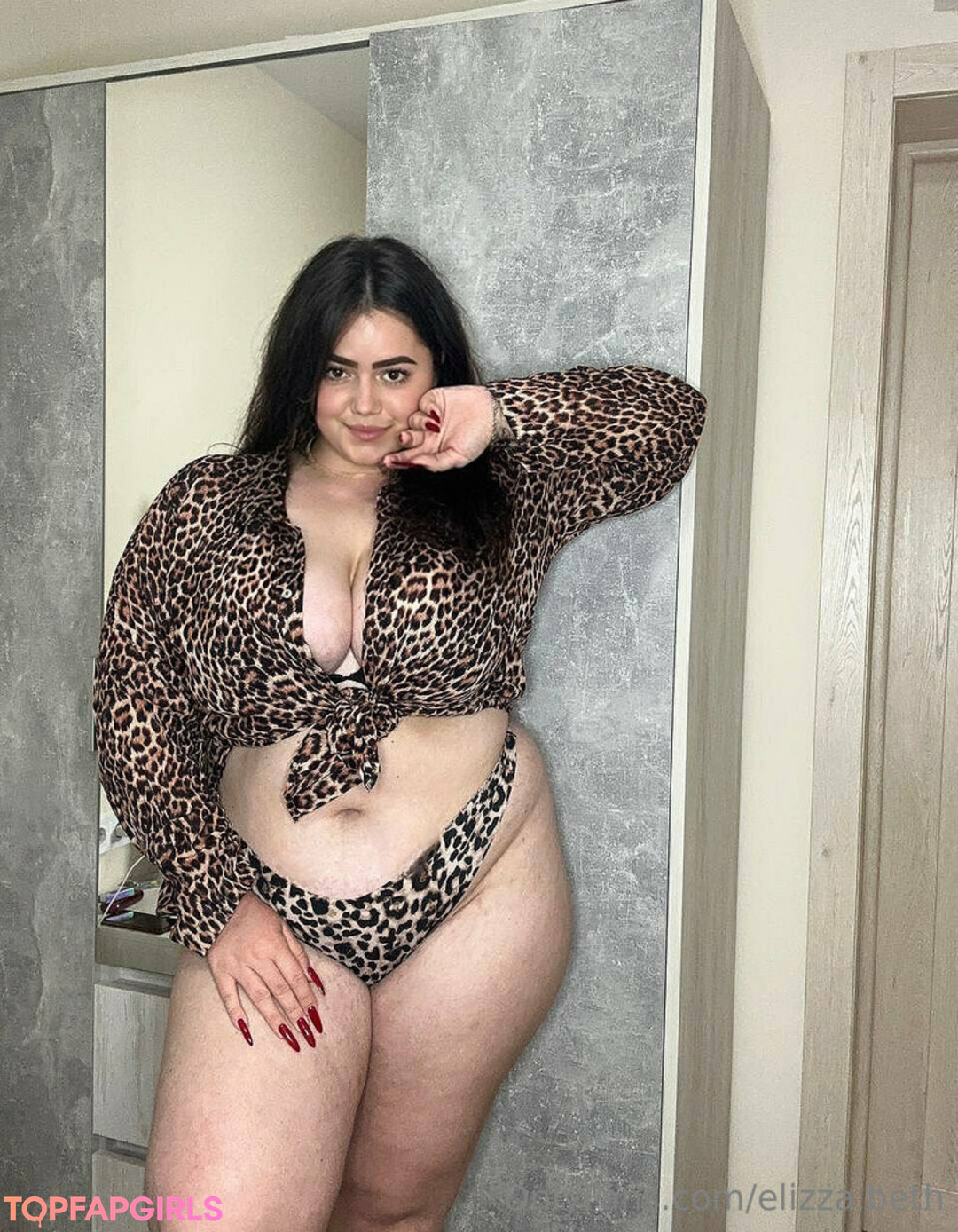 elizza beth porn model pic