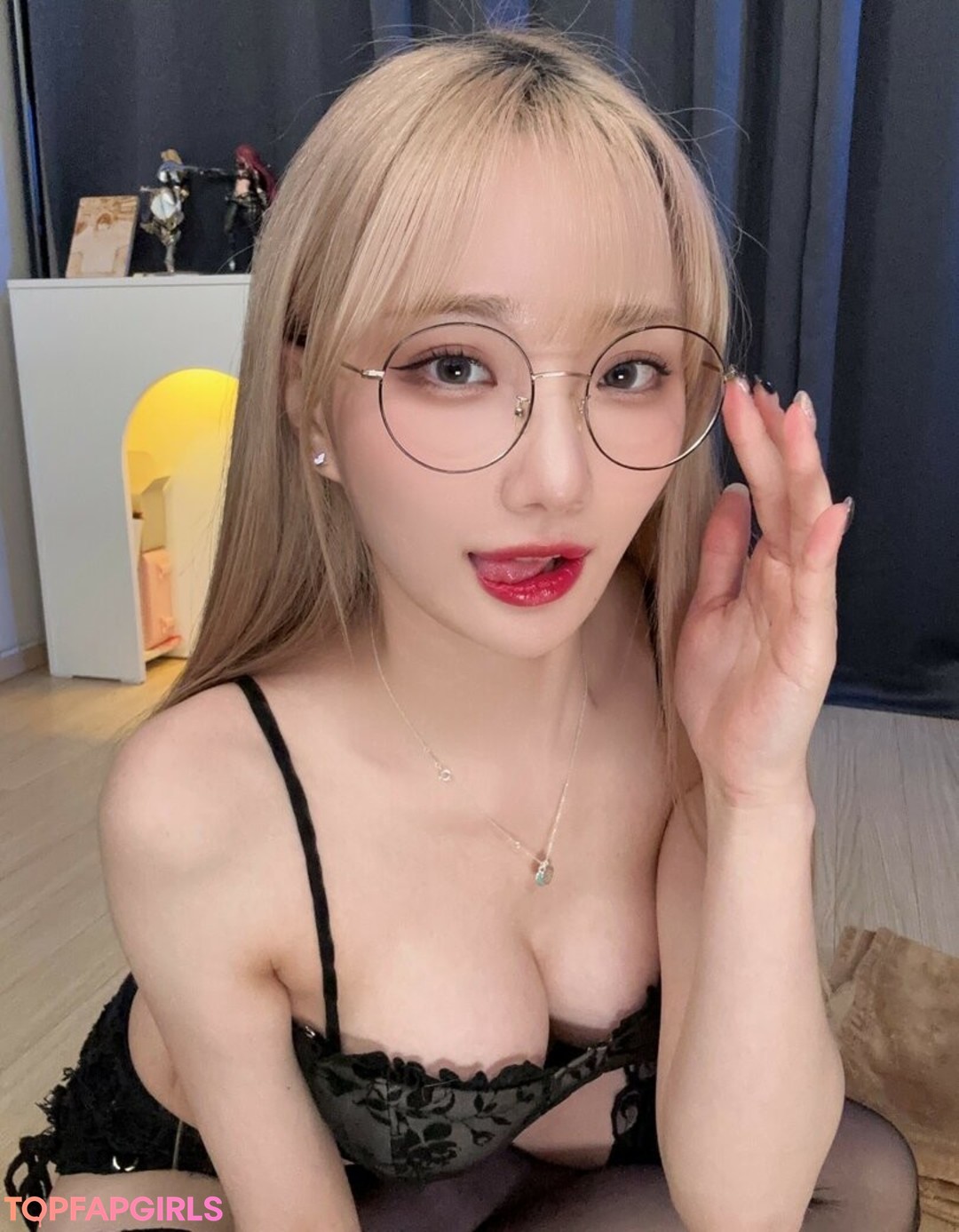 Woojungx4 sexy pornstar image