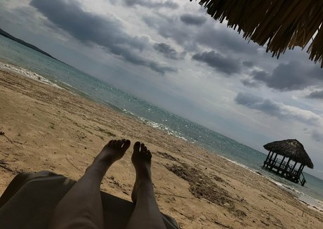 skinny ebony teen onlyfans top pics