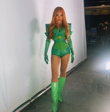 Nicole Kang hd actress picture