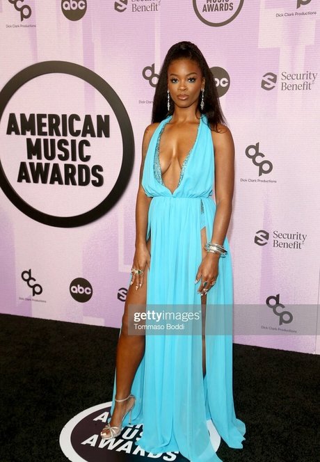 Ari Lennox model sex img