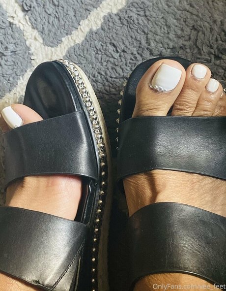 vee feet art actress pictures