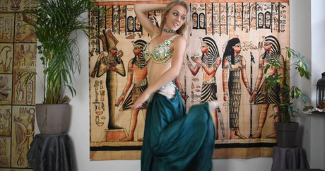 Belly Dancer Lisa erotic model gallery