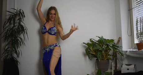 Belly Dancer Lisa star nude archive