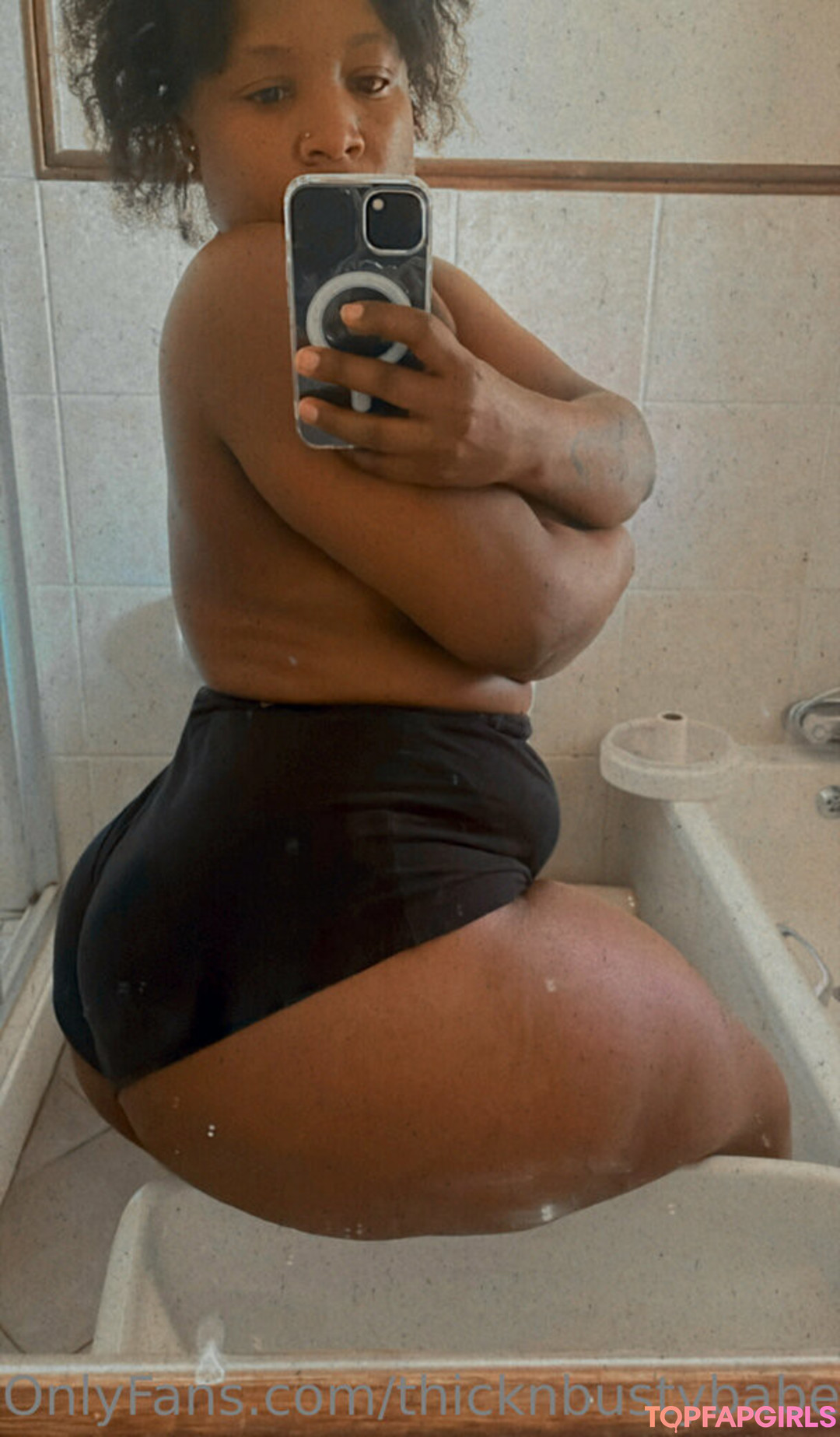 thicknbustybabefree exclusive pornstar photo