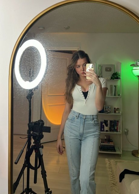 blonde midget onlyfans free naked pic