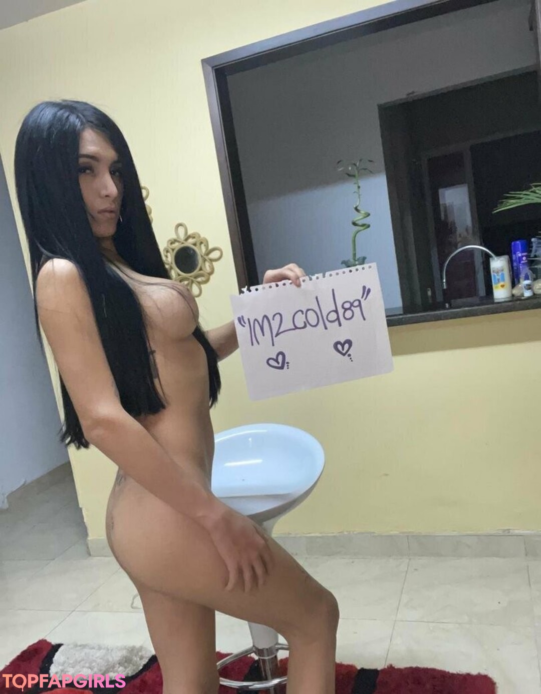 Fansigns nude model img