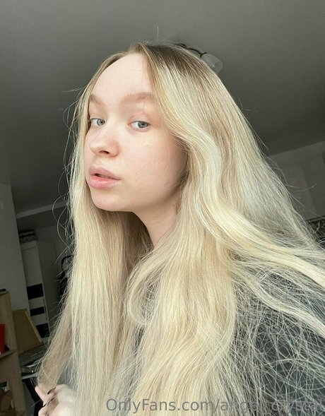 angel crystal model nudes archive