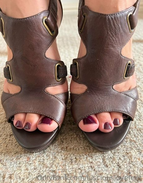 lusciouslovefeet porn model pic