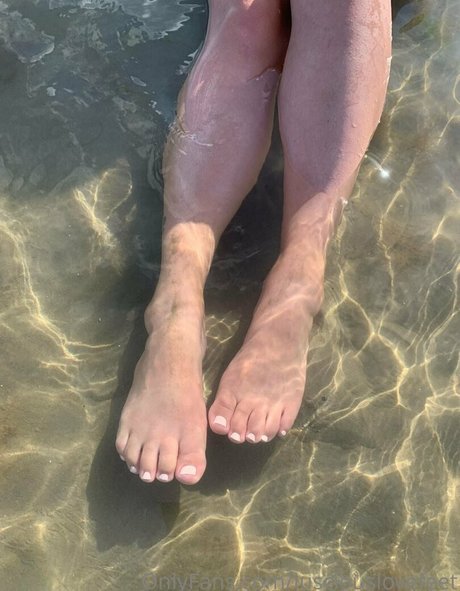 lusciouslovefeet model erotic photos