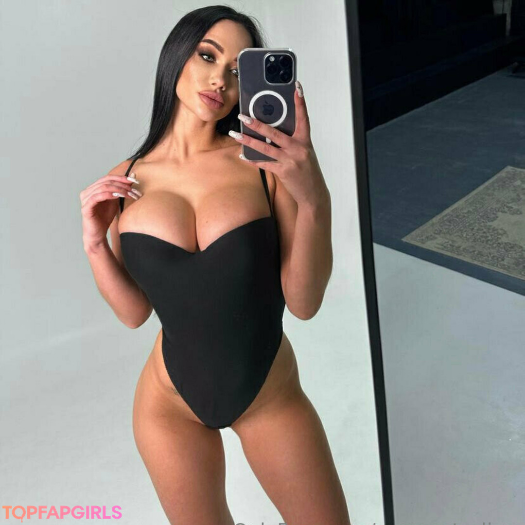white shemale onlyfans porn image