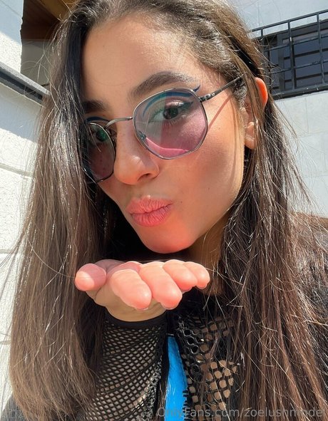 zoelushmodel perfect model images