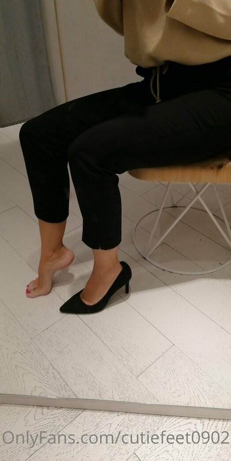 cutiefeet0902 star pornographic pics