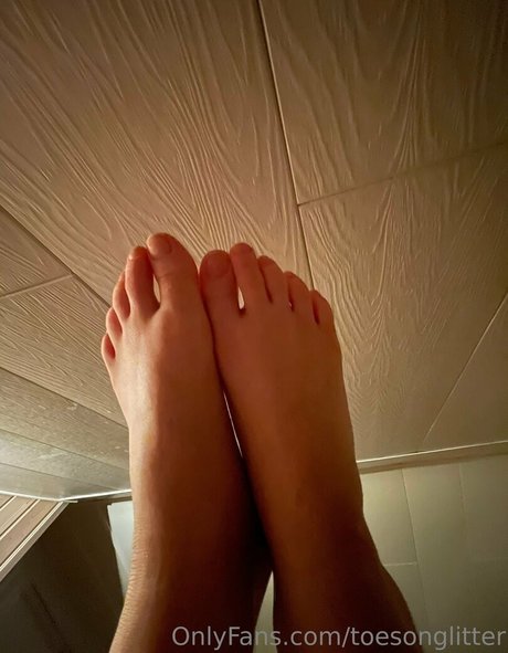 toesonglitter star adult pictures
