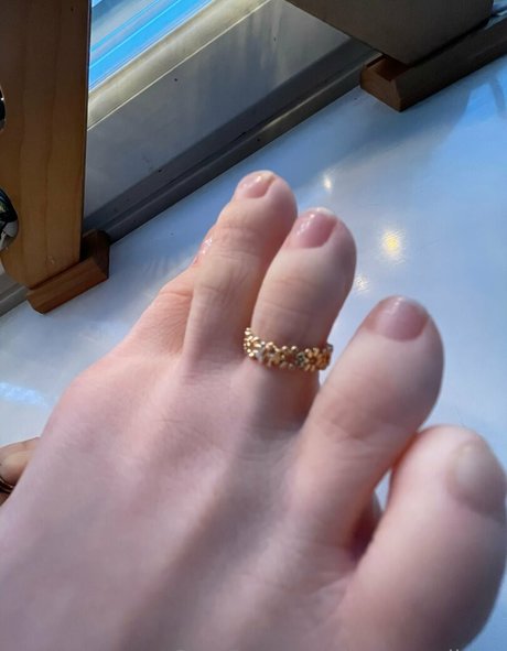 toesonglitter adult model archive