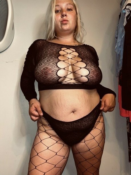 Kinkykinzie2 star naked img