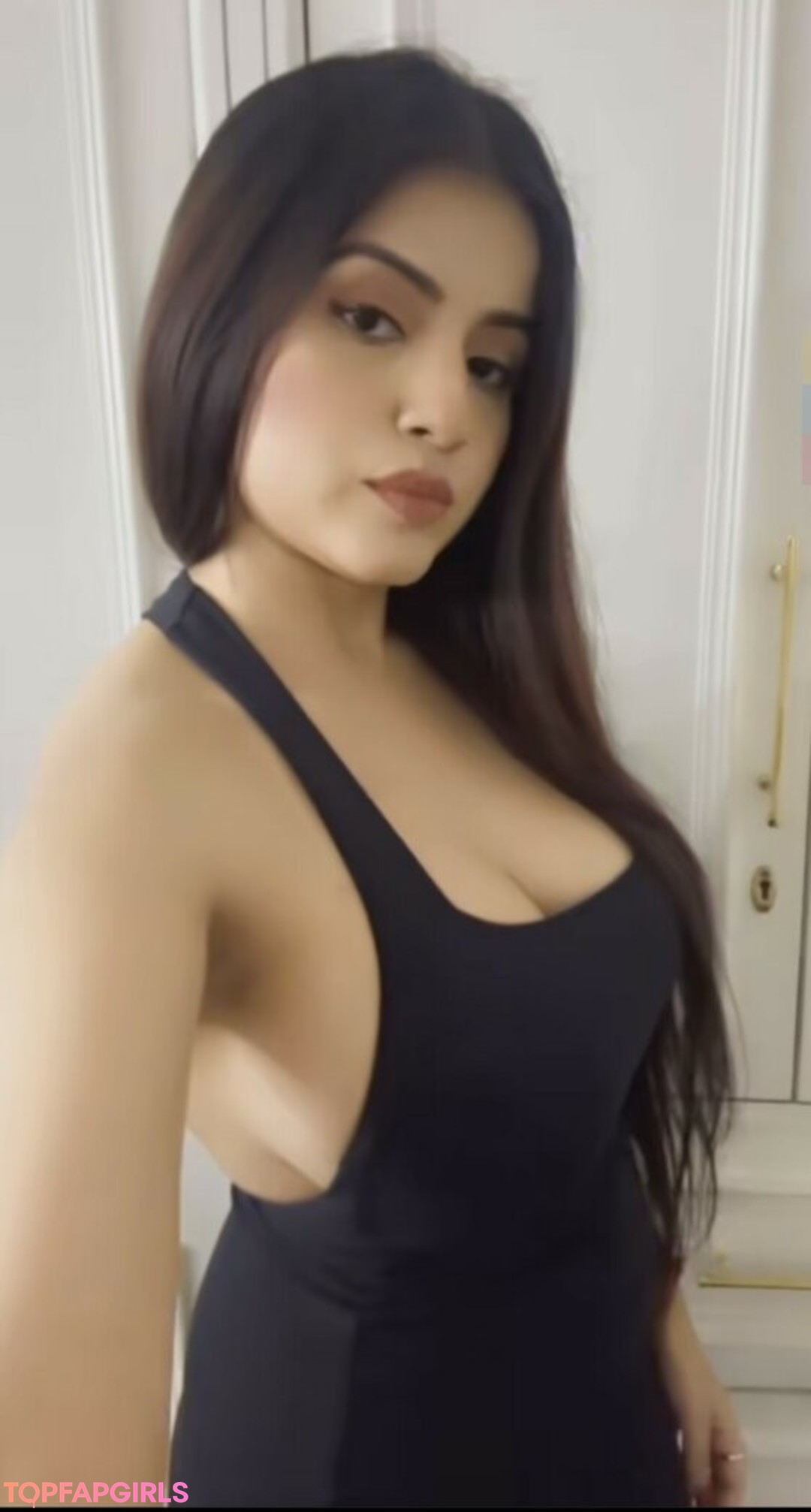 Nidhi Chaudhary naked pornstar picture