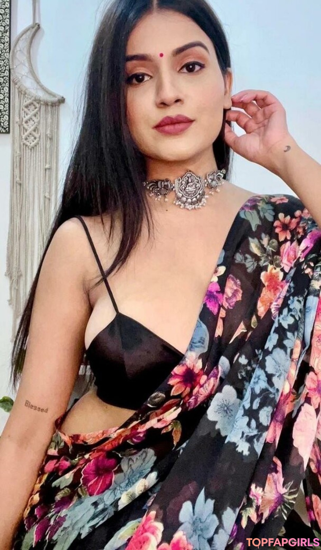 Nidhi Chaudhary star pornographic pictures