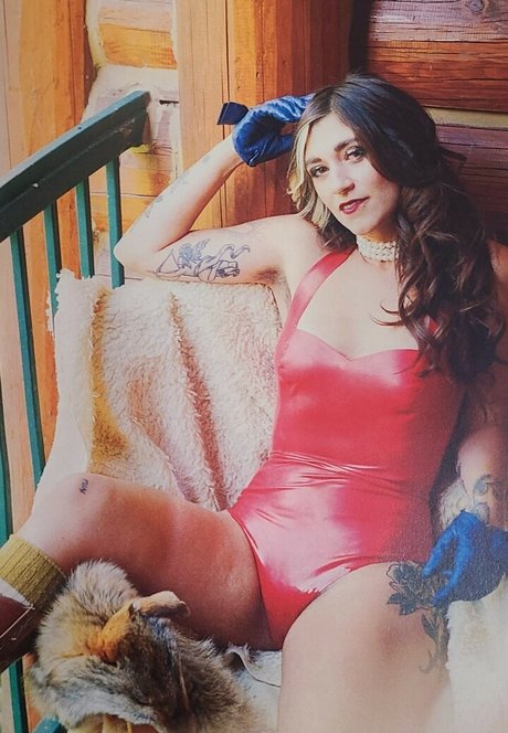 Sierra Ferrell pretty model photo