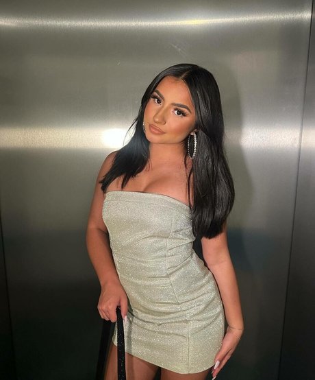 Tatiana McQuay model exclusive pics