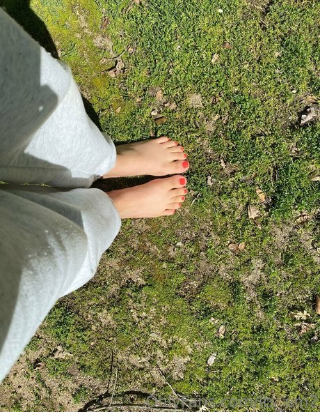 its em2 sexy model picture