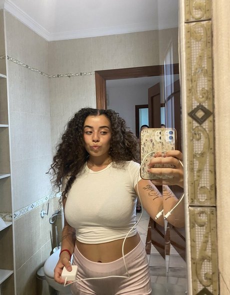 Paulaxta naked pornstar gallery