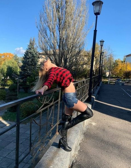 lesbian milf onlyfans free sex image