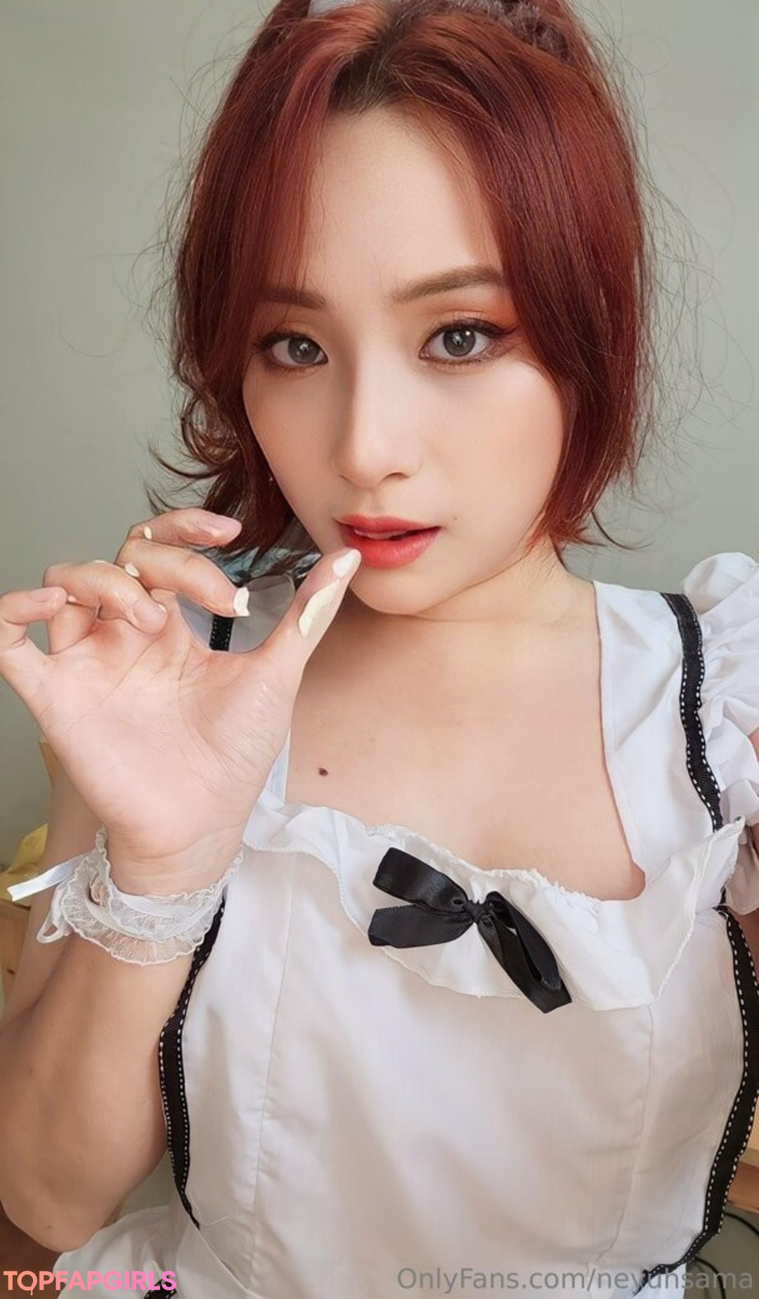 Neyu H Cosplay model nude img