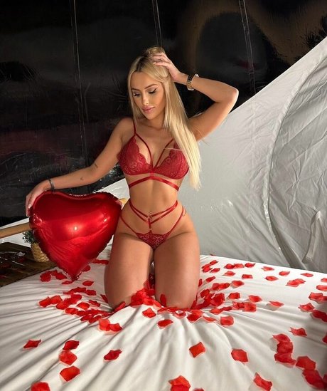 Maria Brunn exclusive star photo