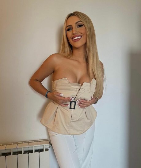 Maria Brunn star perfect photos