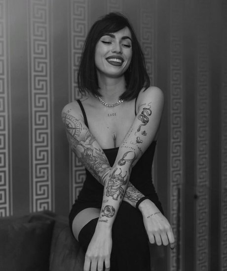 iree c13 erotic actress img