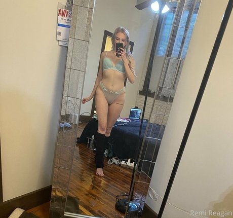 remireagan model xxx photo