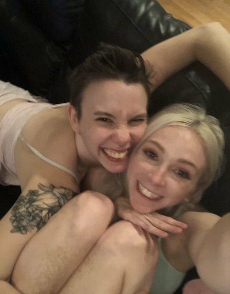 remireagan nudes model image