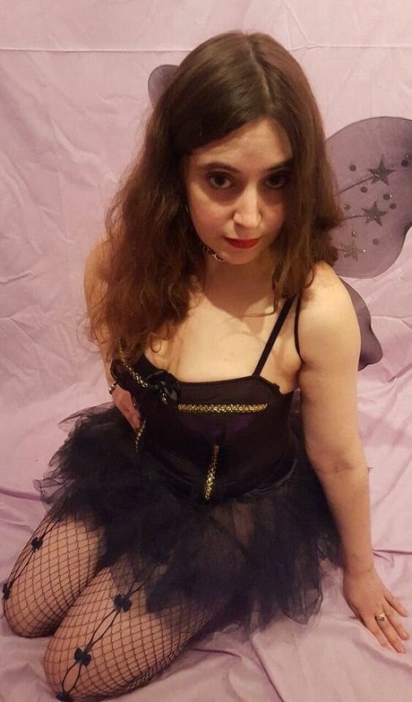 LittleRedGirl erotic actress galleries