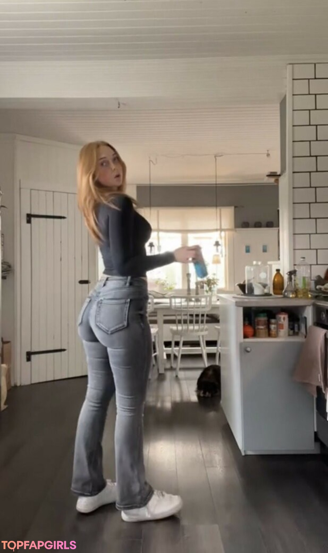 gingerfridaj model exclusive picture