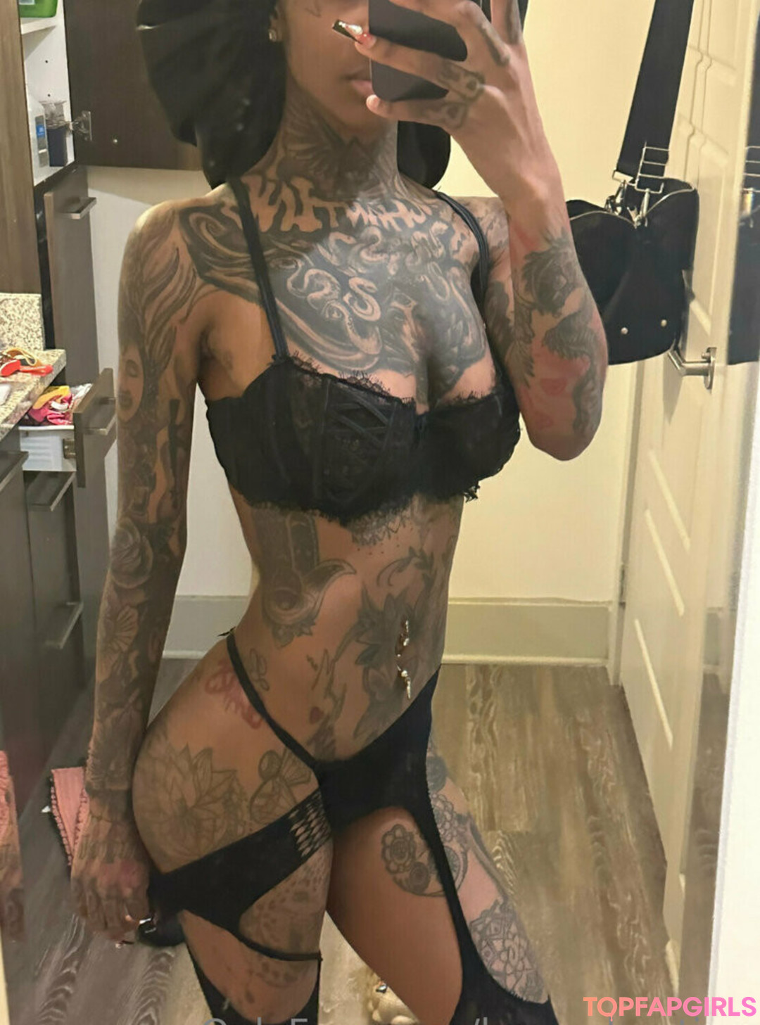 luvenchanting model naked pictures
