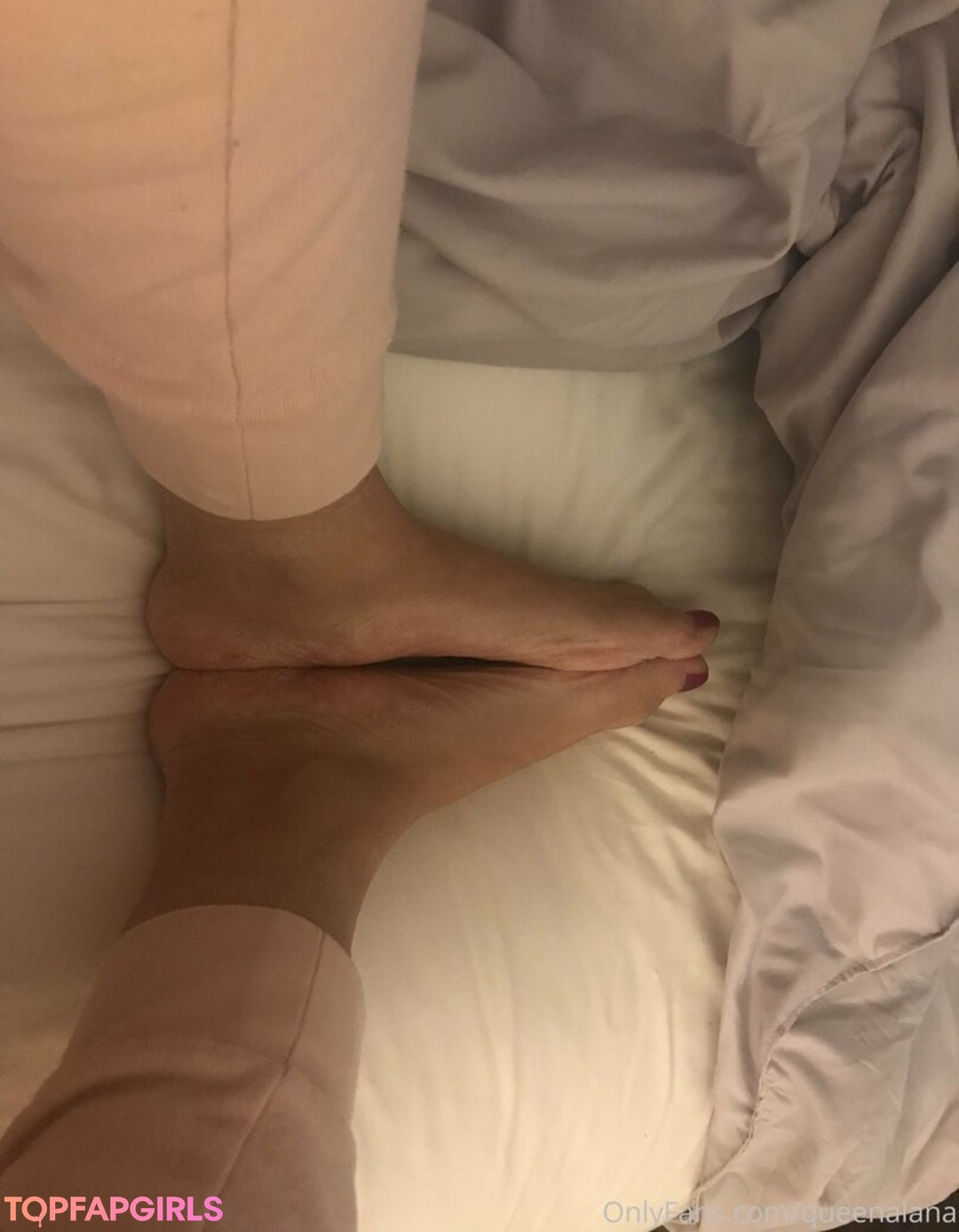 queenalana model naked pics